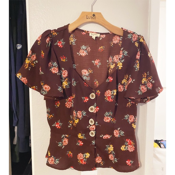 Flowered top - Picture 1 of 3